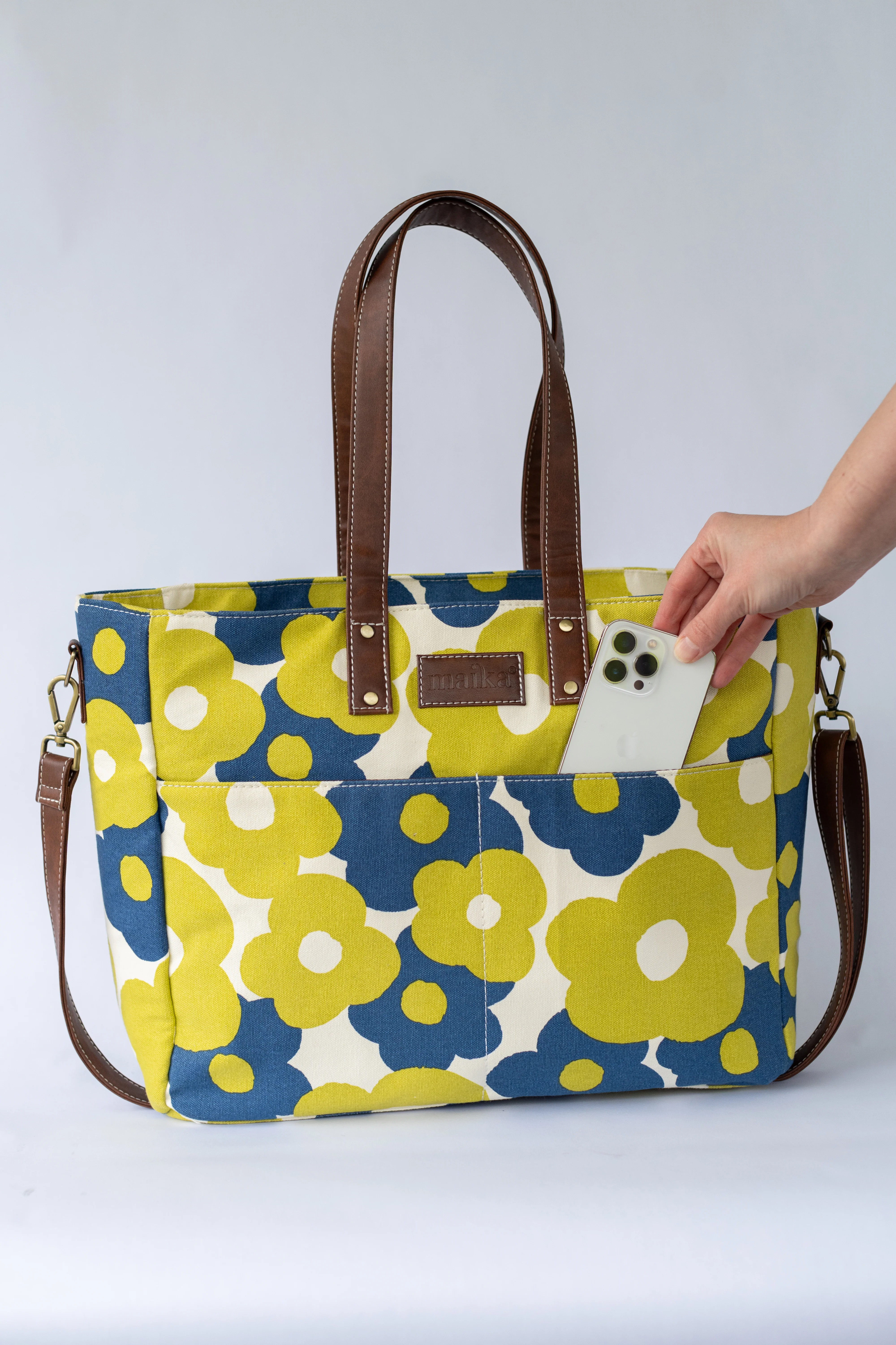 Essential Tote - Linea Red/Pink - Image 6
