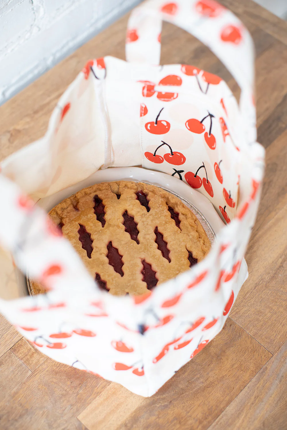 Lunch + Pie Tote - Cherries - Image 5