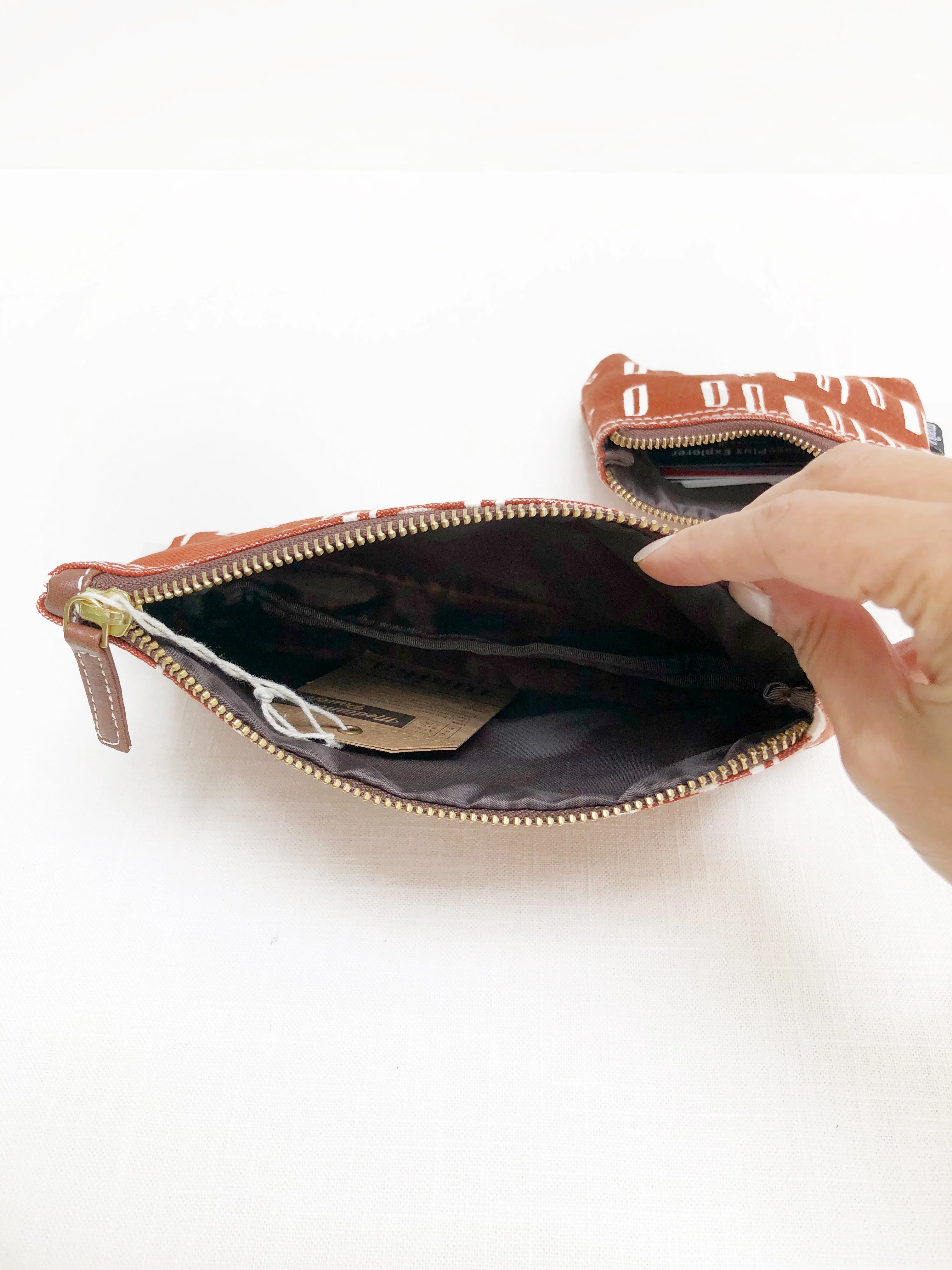 Travel Pouch - Olivos - Image 4
